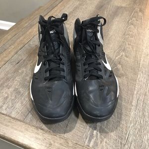 Nike Hyper Aggression men’s basketball sneakers size 11.5